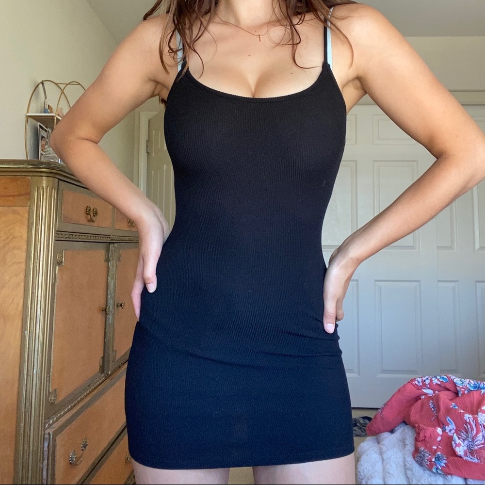 UO fitted ribbed black dress🖤